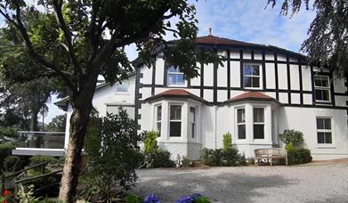 Tir-y-Coed Country House