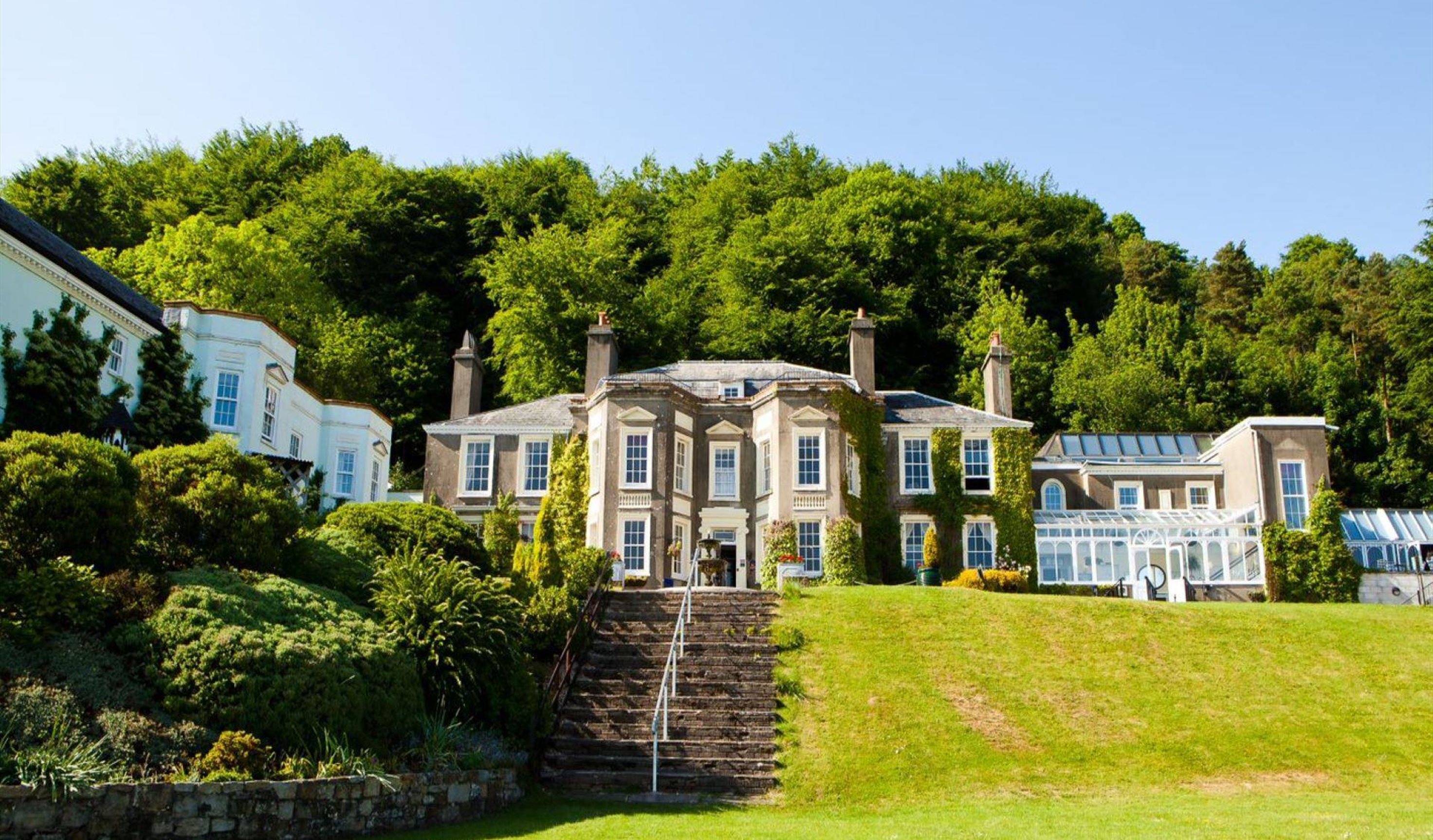 New House Country Hotel