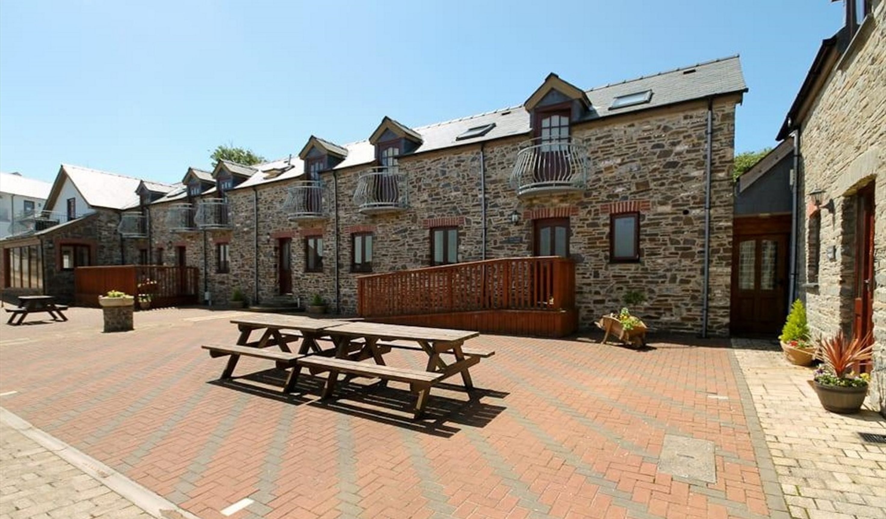Bryncarnedd Cottages