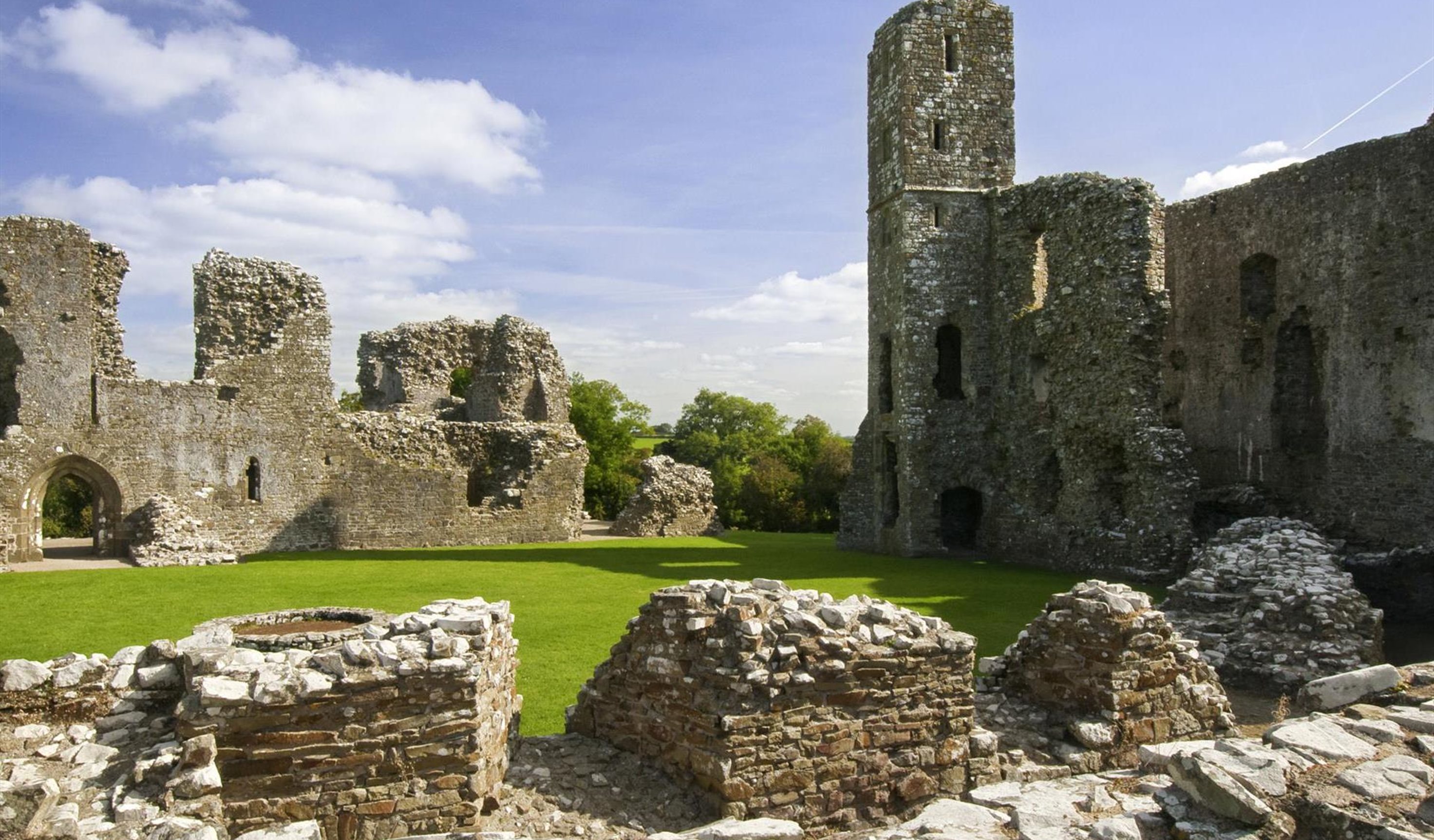 Llawhaden Castle (Cadw)