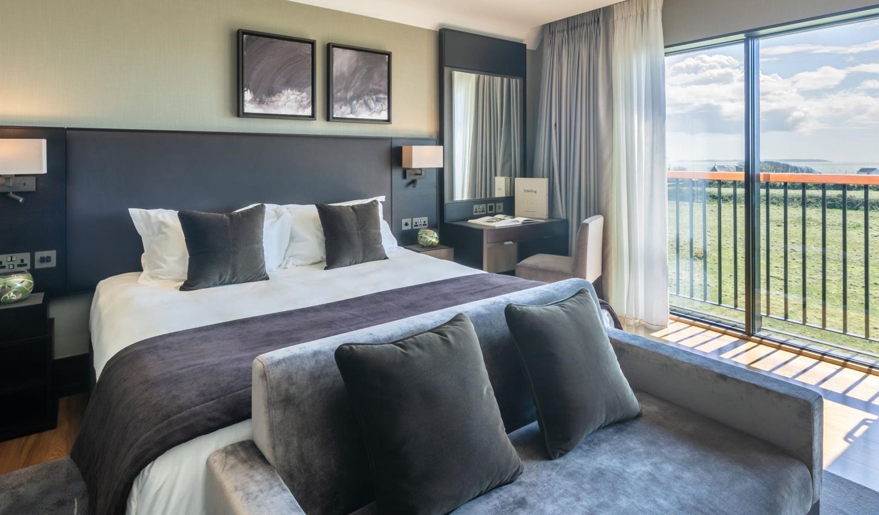 Oriel Indulgent Bedroom Terrace