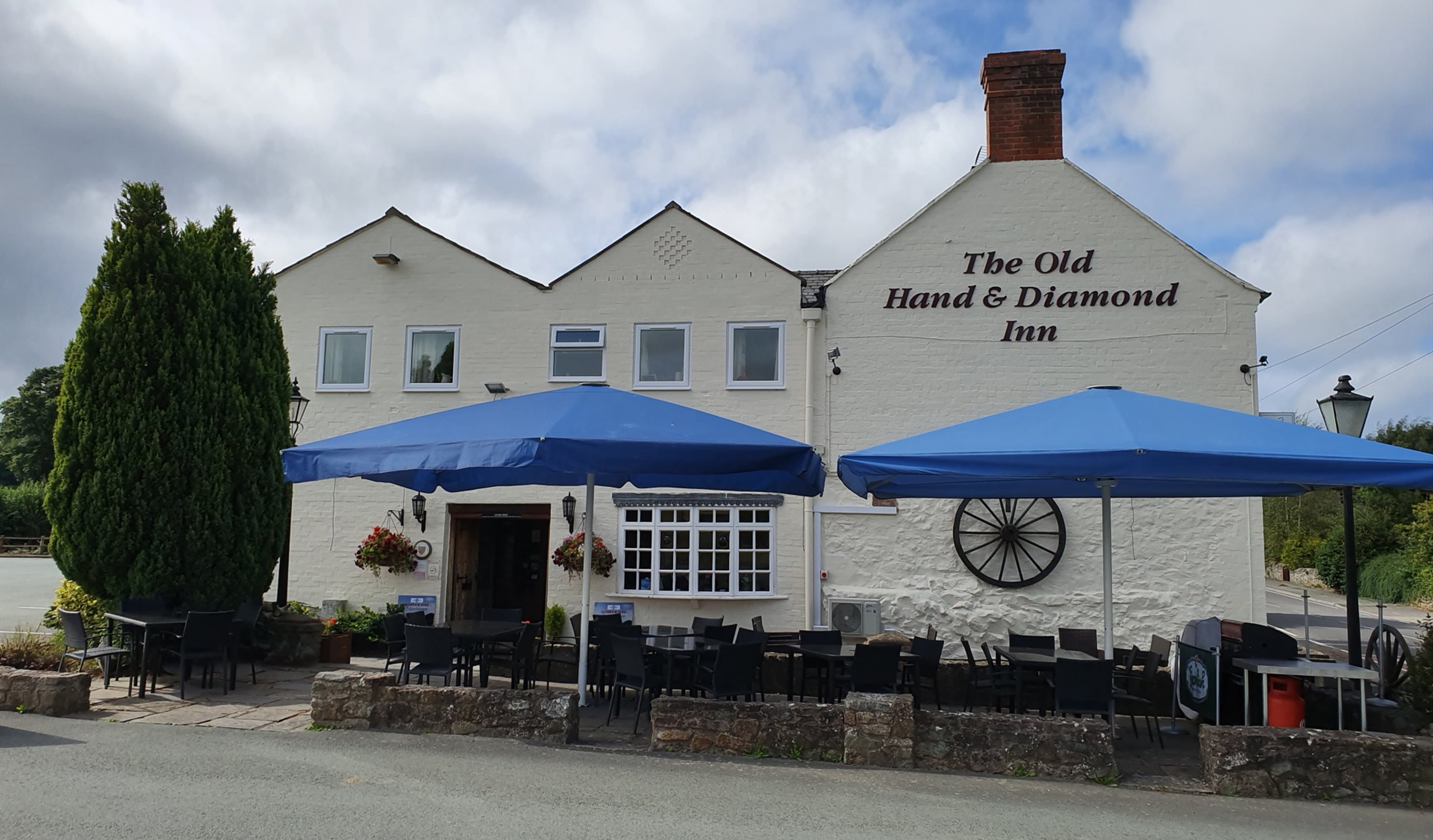 Old Hand & Diamond Inn