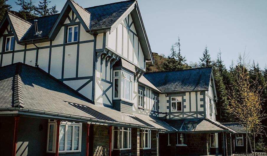 The Plas Weunydd hotel exterior.