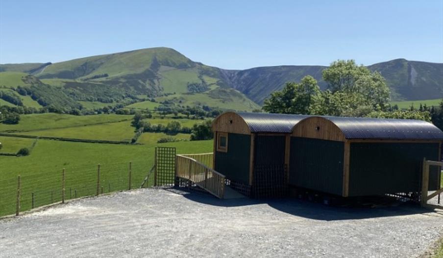 Hafan y Mynydd shepherd's hut, Dulas Glamping