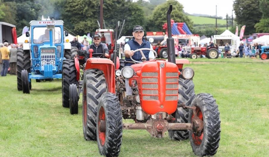 Vintage Tractors Guilsfield Show