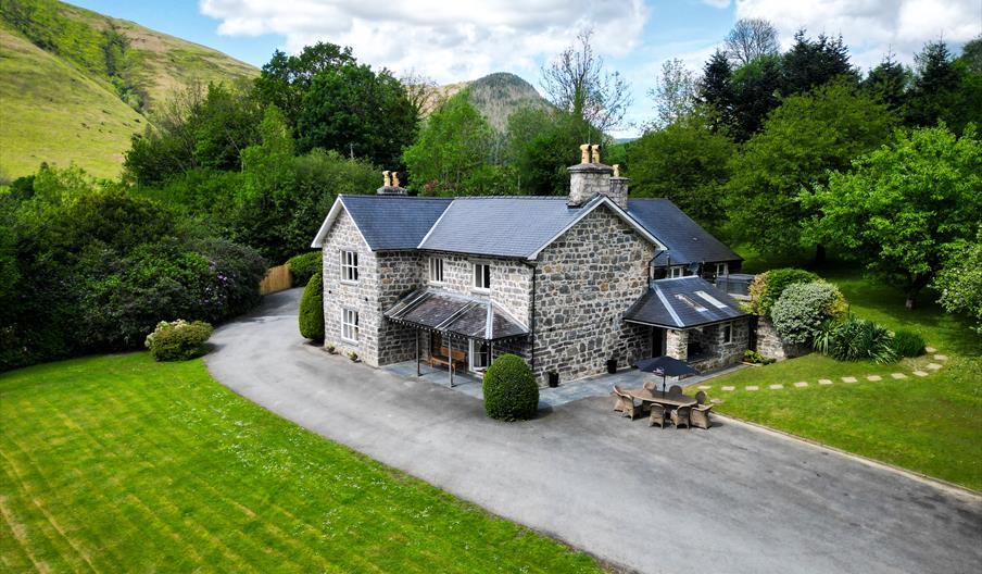 Bryn Cleifion Hall in Mallwyd