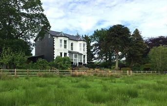 The Royston is a unique, laid back, 7-room contemporary guest house on the outskirts of Llanbrynmair in the heart of Mid Wales.