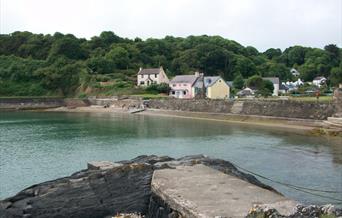 Cwm-Yr-Eglwys Beach