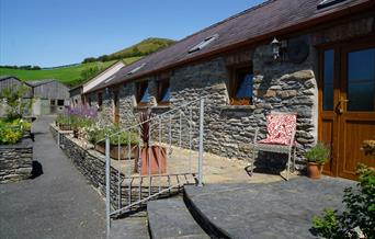 Pengwernydd Cottages - Barn, Byre and Stable