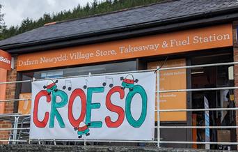 Dafarn Newydd: Village Stores, Takeaway & Fuel Station