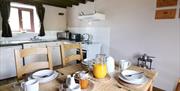 Barn View Cottages Cedar Cottage kitchen