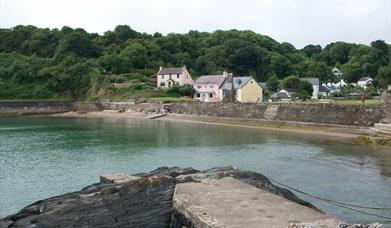 Cwm-Yr-Eglwys Beach